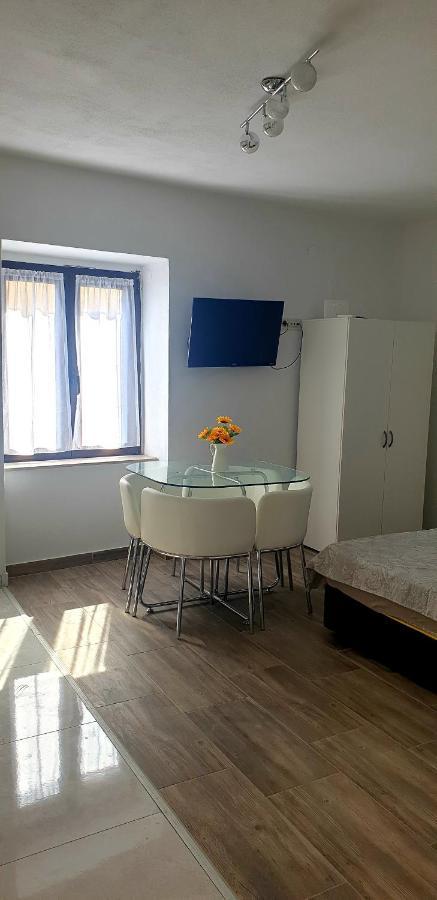 Apartments And Room Vela Senj  Exterior foto