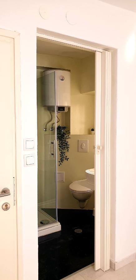 Apartments And Room Vela Senj  Exterior foto